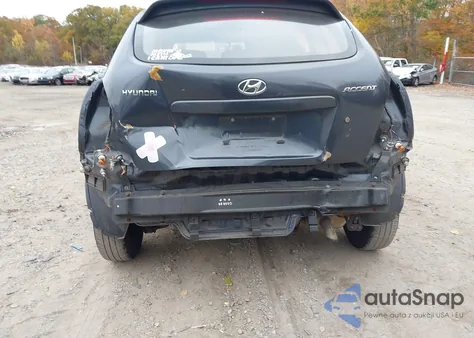 2009 Hyundai Accent Gs z USA, uszkodzony, nr VIN KMHCM36C19U110710